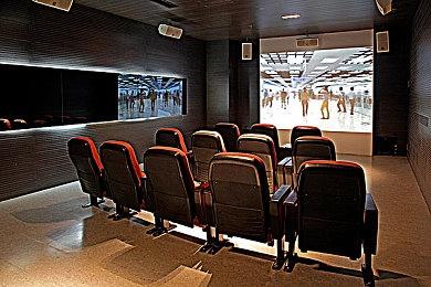 《消逝的光芒2》新演示视频 使用滑翔伞穿梭